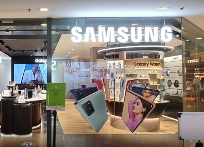 Samsung Service center Causeway Point Mall, Woodlands Square, Singapore