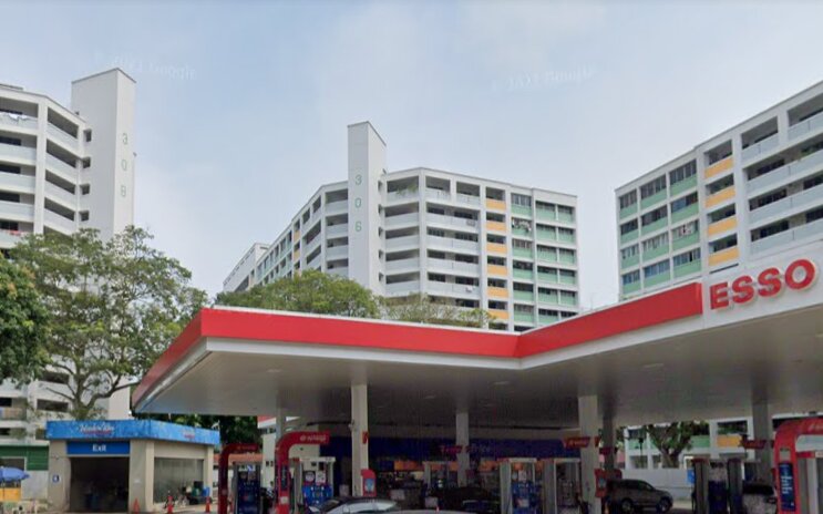 Esso Yishun Car Wash Station North Singapore